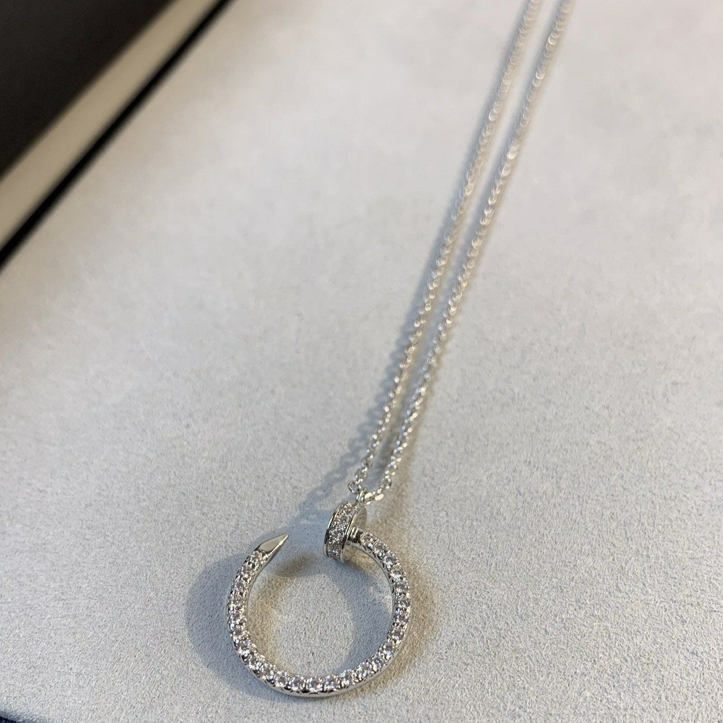 LUXEIFY JUSTE NECKLACE SILVER DIAMONDS