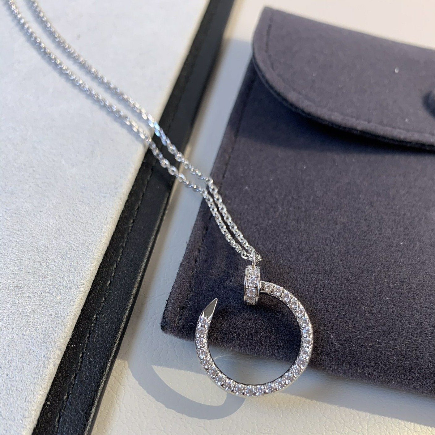 LUXEIFY JUSTE NECKLACE SILVER DIAMONDS