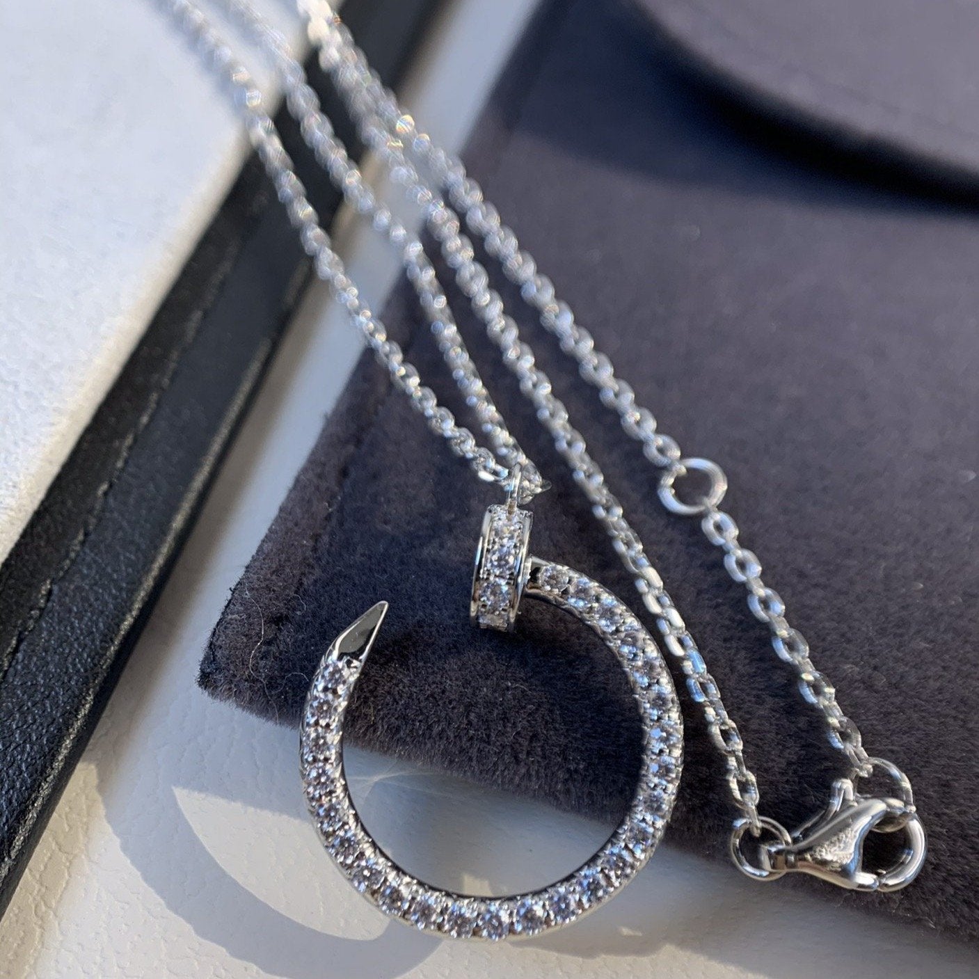 LUXEIFY JUSTE NECKLACE SILVER DIAMONDS