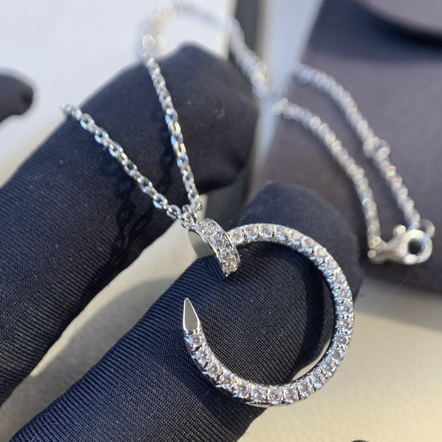 LUXEIFY JUSTE NECKLACE SILVER DIAMONDS