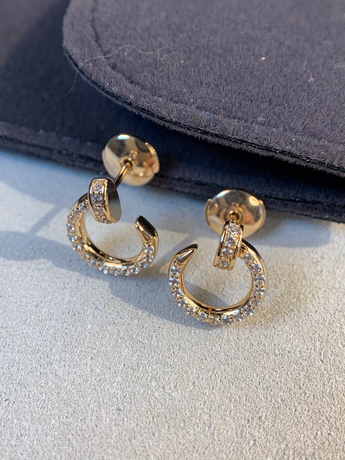 LUXEIFY JUSTE EARRINGS GOLD DIAMONDS