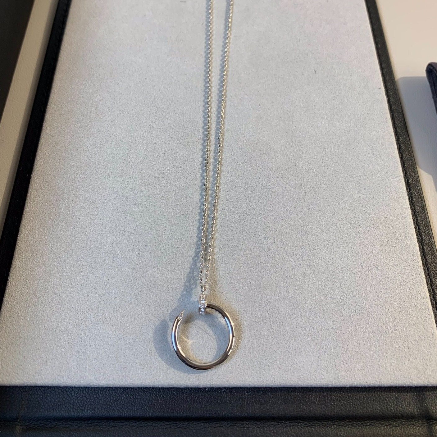 LUXEIFY JUSTE NECKLACE SILVER