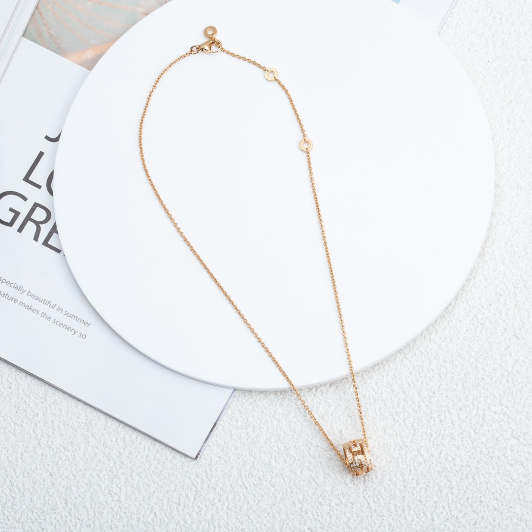 LUXEIFY PARENTESI NECKLACE PINK GOLD DIAMOND