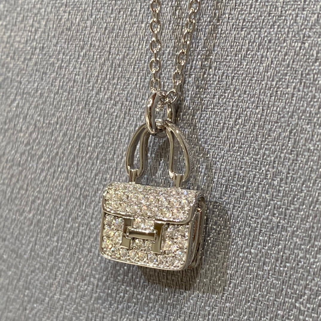 LUXEIFY CONSTANCE PEDANT DIAMOND NECKLACE