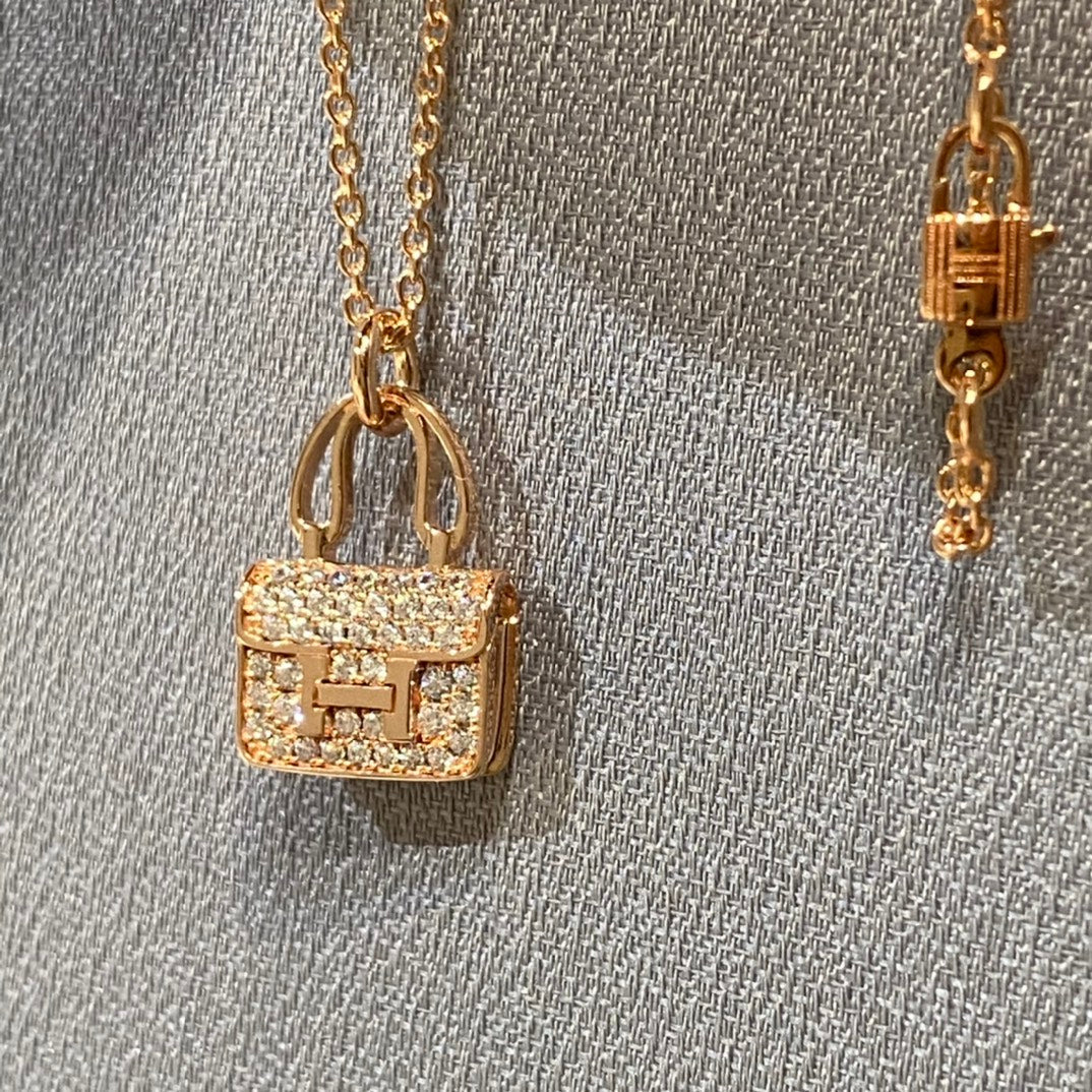 LUXEIFY CONSTANCE PEDANT DIAMOND NECKLACE