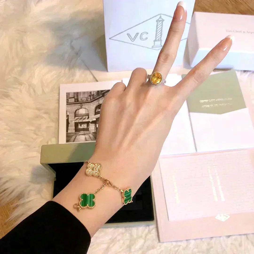 CLOVER 5 MOTIF MALACHITE DIAMOND BRACELET