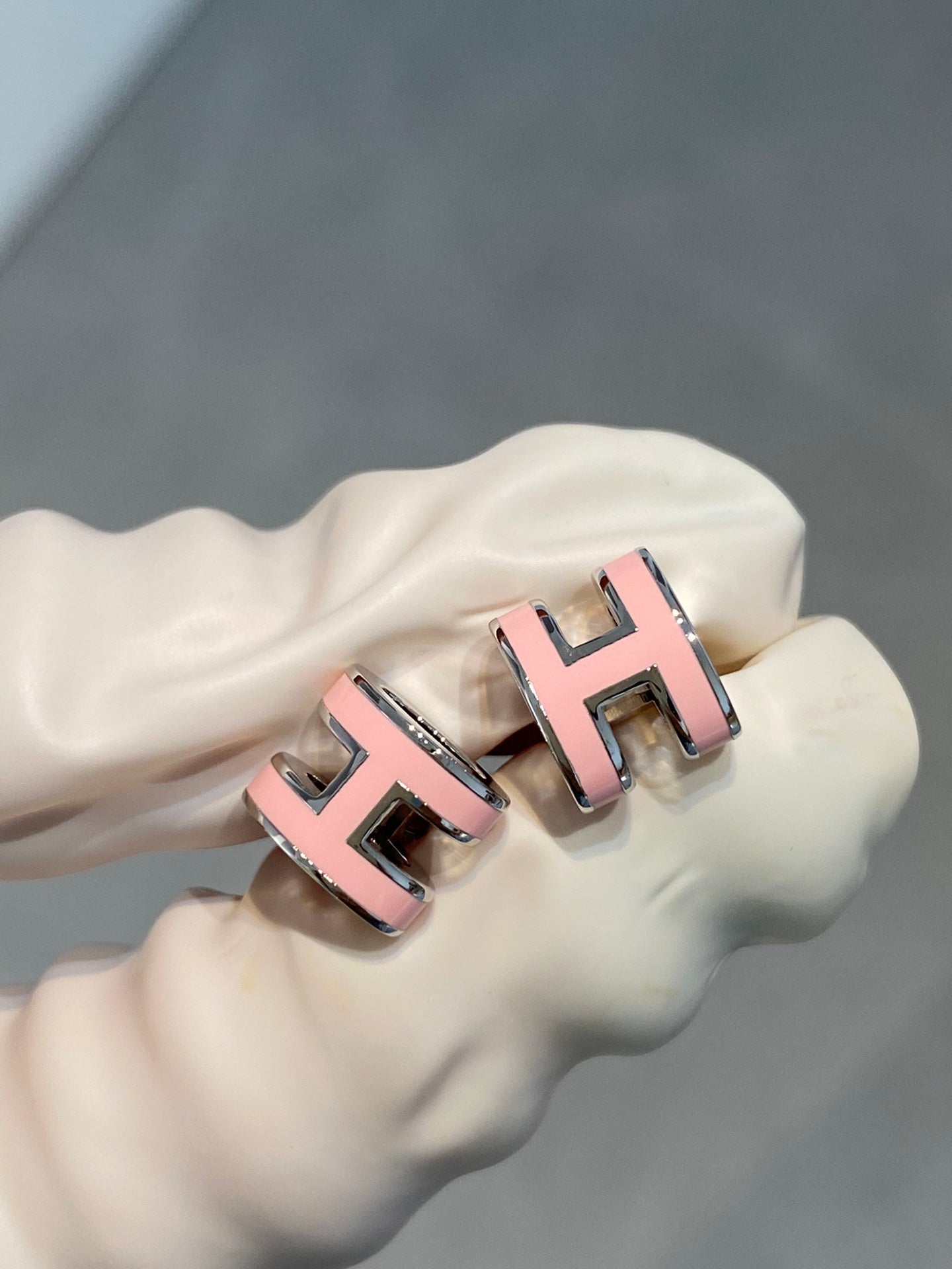LUXEIFY MINI POP H SILVER EARRINGS PINK
