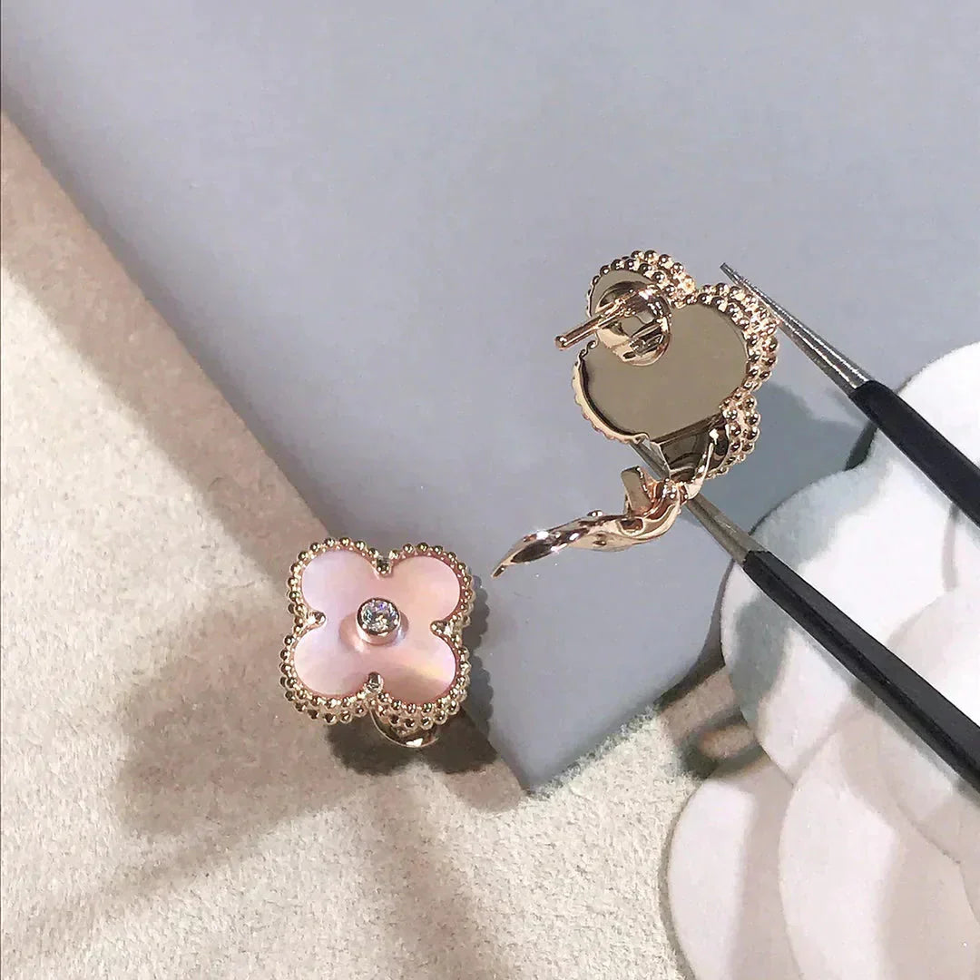CLOVER MEDIUM 1 MOTIFS PINK MOP DIAMOND EARRINGS