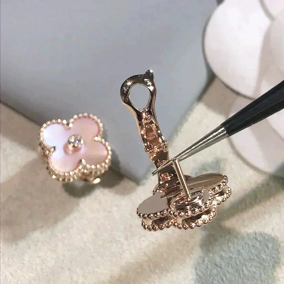 CLOVER MEDIUM 1 MOTIFS PINK MOP DIAMOND EARRINGS
