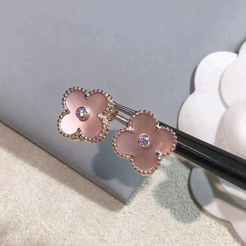 CLOVER MEDIUM 1 MOTIFS PINK MOP DIAMOND EARRINGS