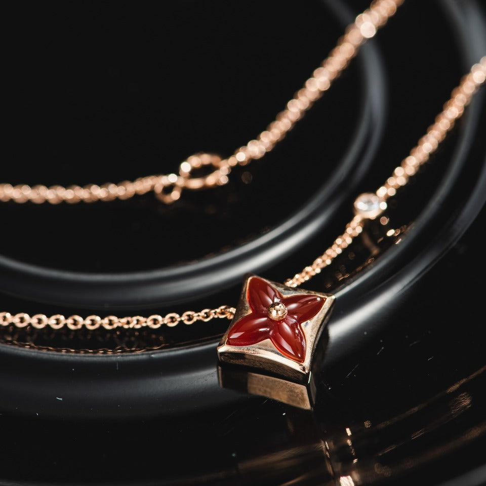 LUXEIFY STAR NECKLACE PINK GOLD 1 DIAMOND