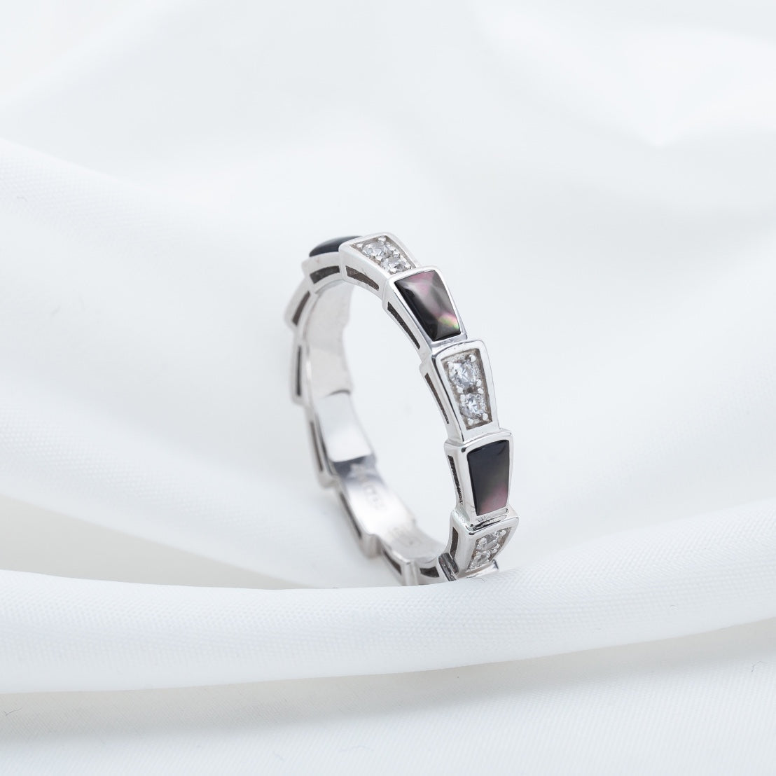 LUXEIFY SERPENTI RING SILVER DIAMOND BLACK MOP 3MM