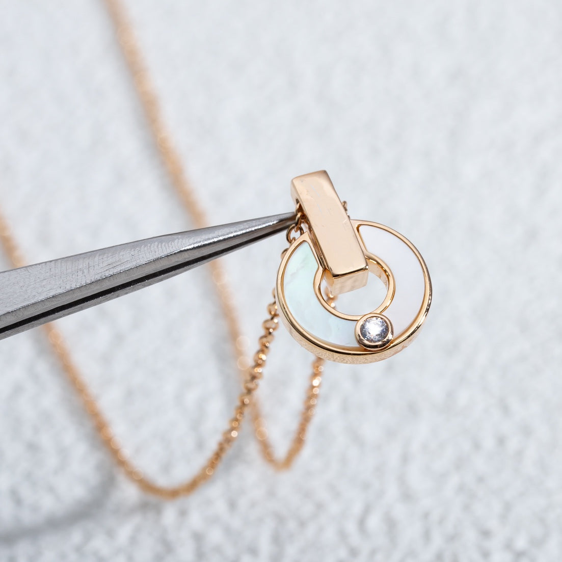LUXEIFY GARI NECKLACE PINK GOLD MOP