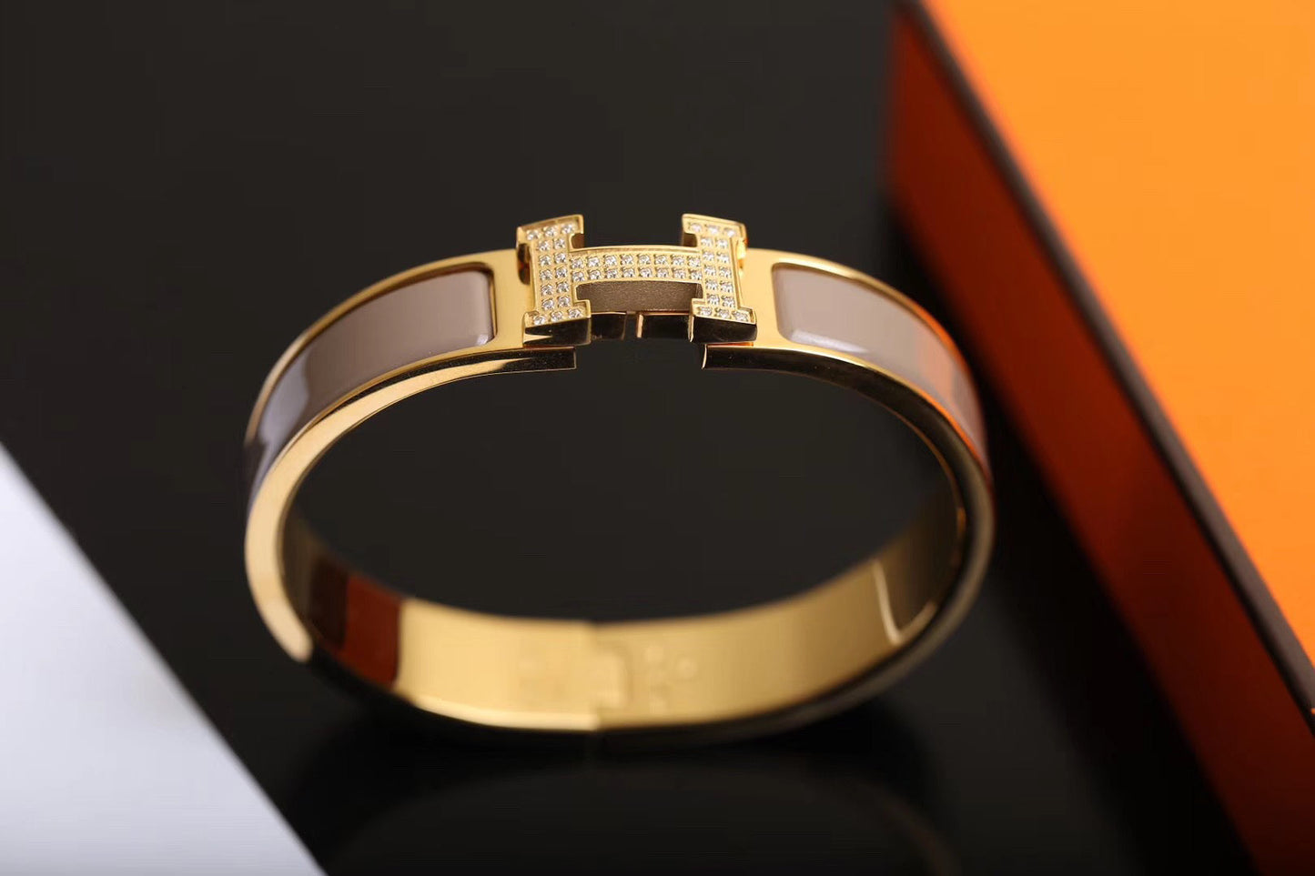 LUXEIFY H BRACELET GOLD DIAMOND