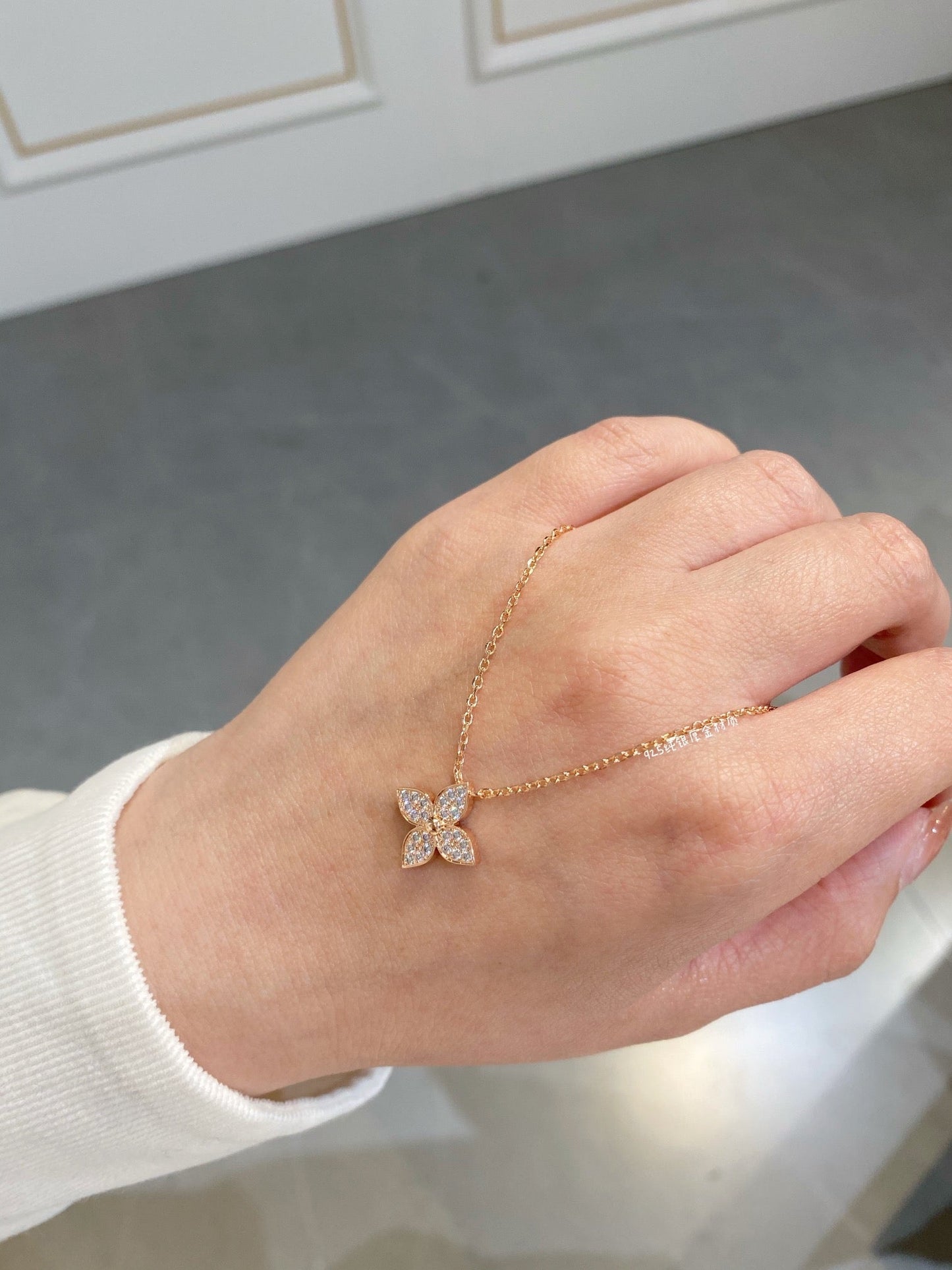 LUXEIFY STAR DIAMOND NECKALCE