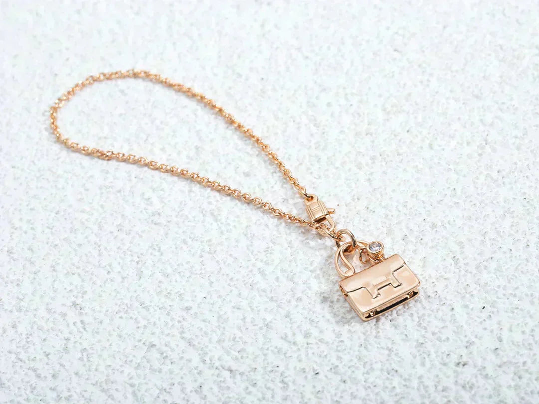 LUXEIFY AMULETTE PEDANT ROSE GOLD NECKLACE