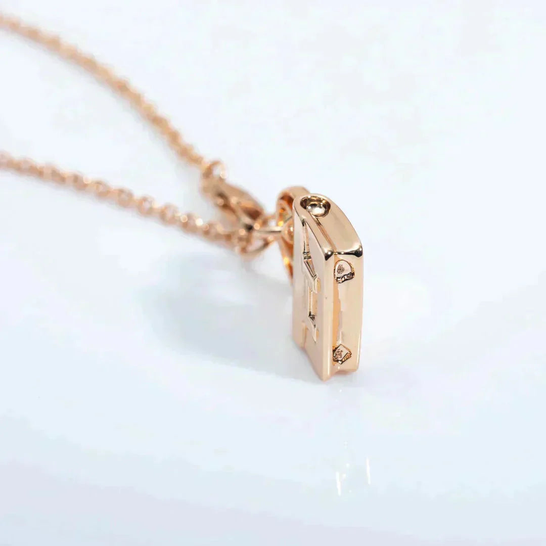 LUXEIFY AMULETTE PEDANT ROSE GOLD NECKLACE