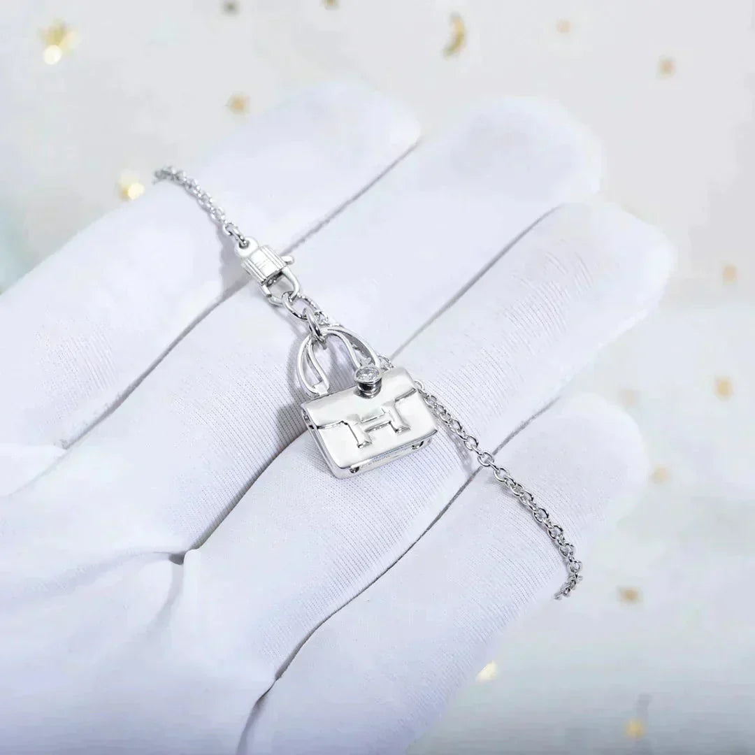 LUXEIFY AMULETTE PEDANT SILVER NECKLACE