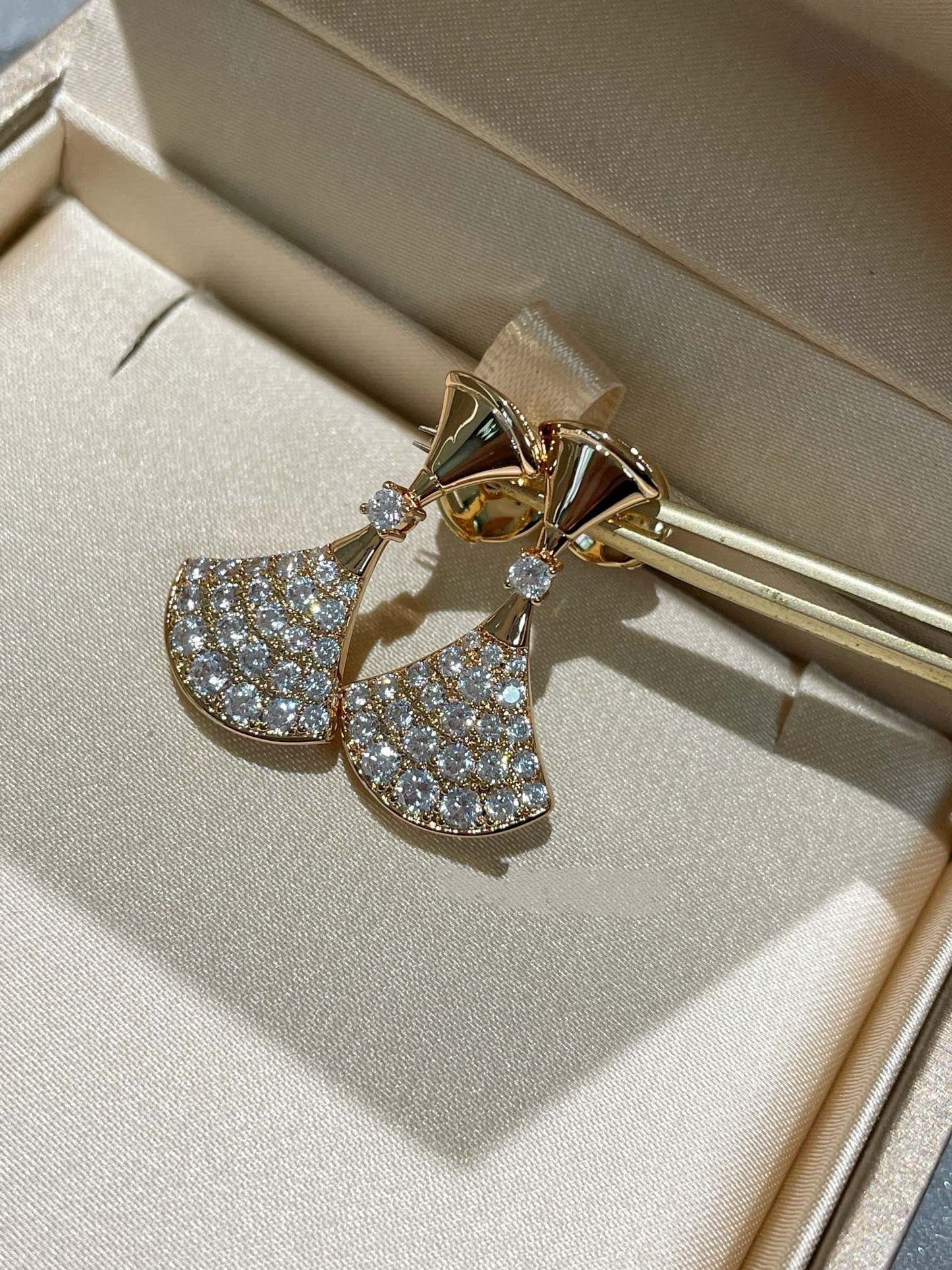 LUXEIFY DREAM EARRINGS DIAMOND