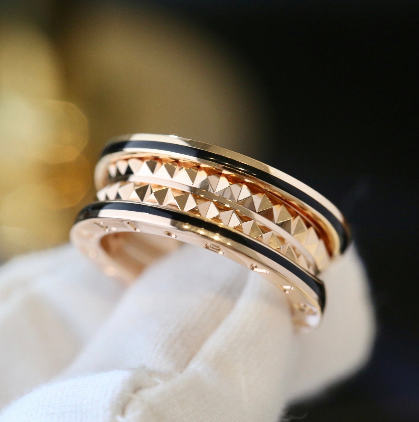 LUXEIFY ZERO 1 GOLD BLACK CERAMIC RING