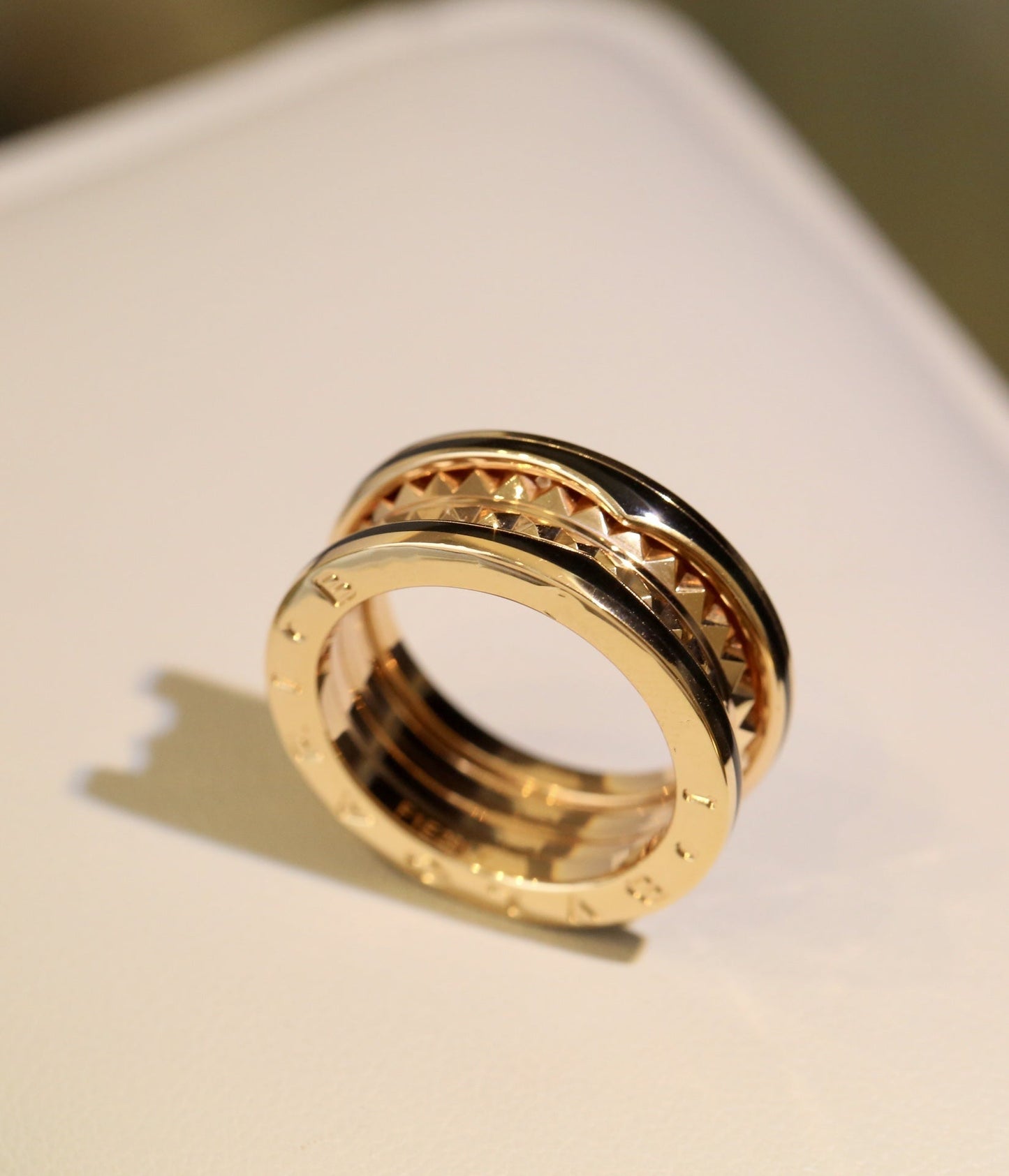 LUXEIFY ZERO 1 GOLD BLACK CERAMIC RING