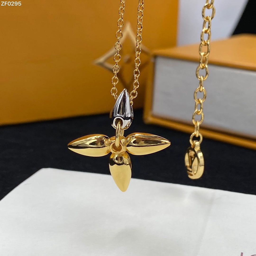 LUXEIFY LOUISETTE PEDANT GOLD NECKLACE