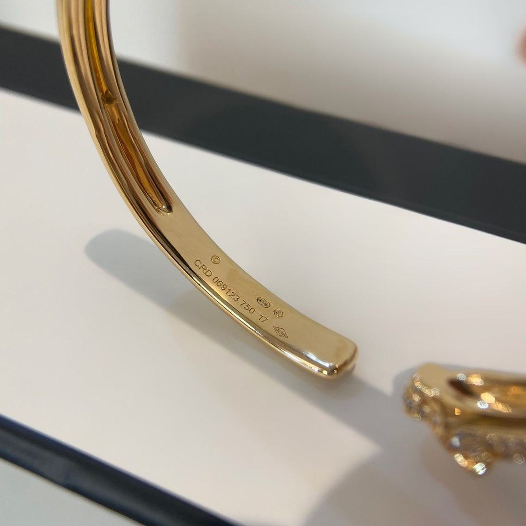 LUXEIFY PANTHERE GOLD DIAMOND OPEN BRACELET