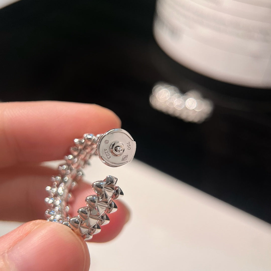 LUXEIFY CLASH EARRINGS