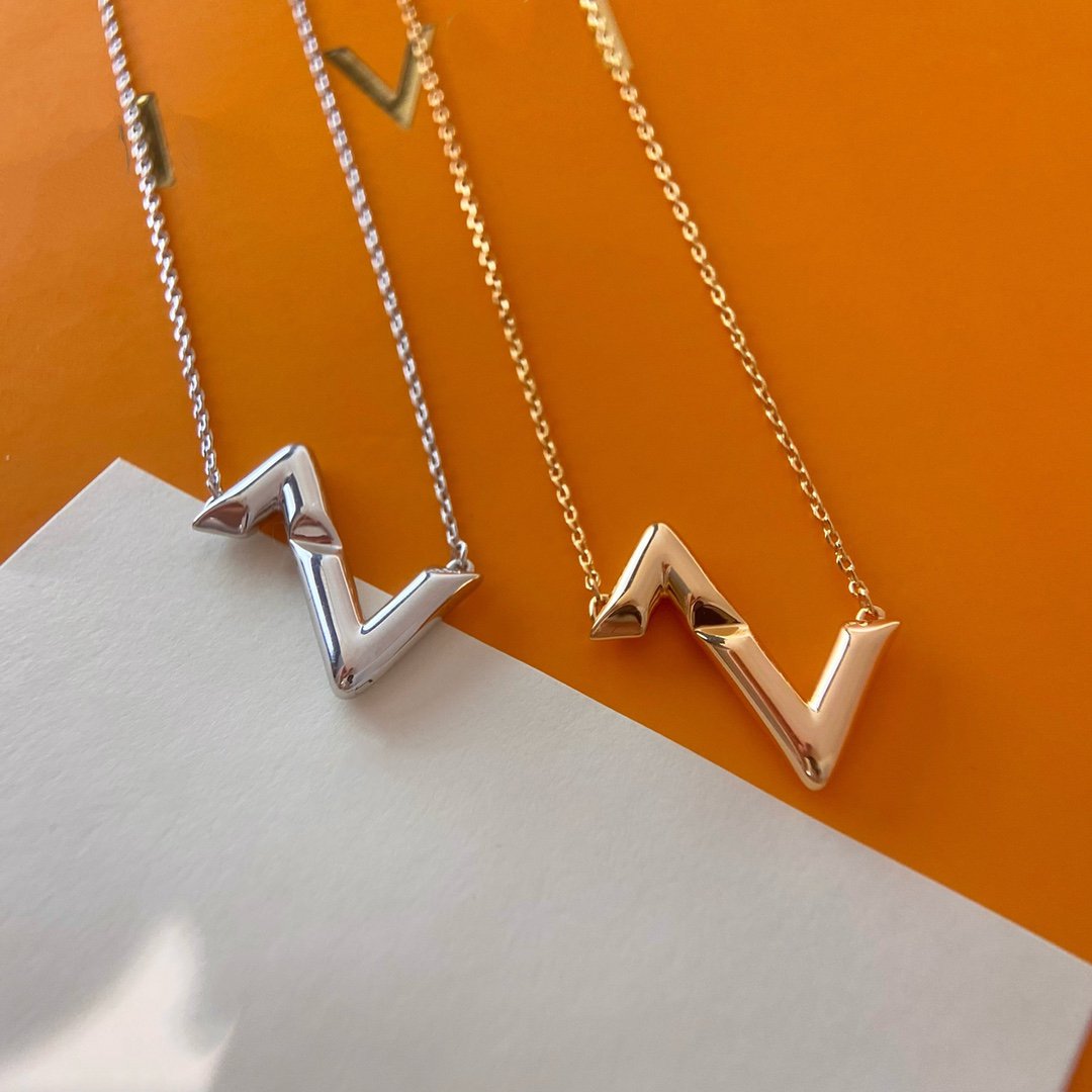LUXEIFY VOLTE UPSIDE DOWN NECKLACE