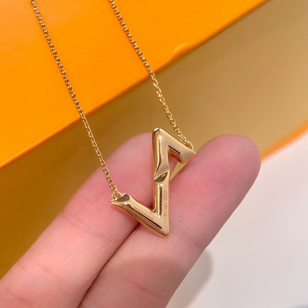 LUXEIFY VOLTE UPSIDE DOWN NECKLACE