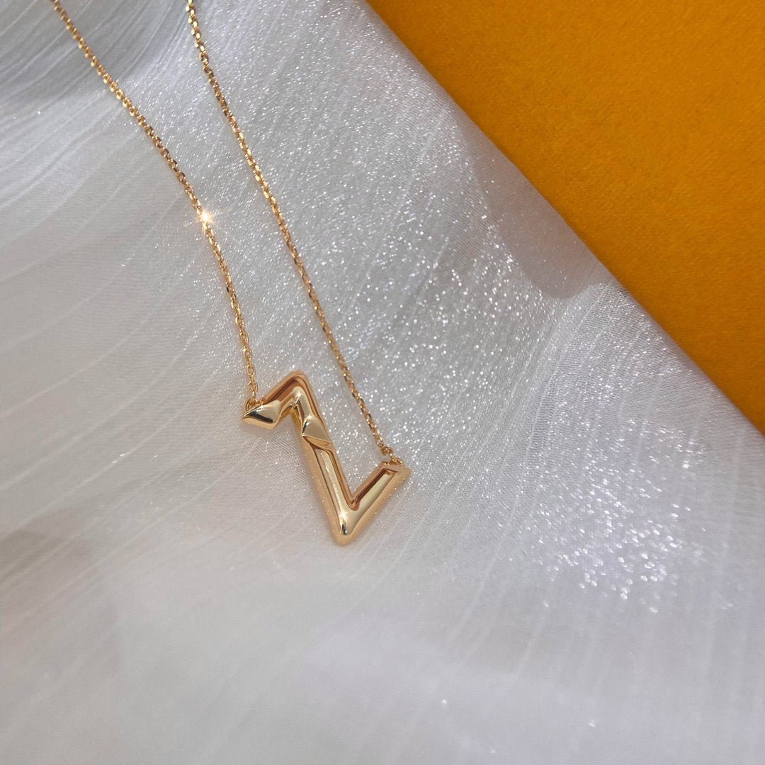 LUXEIFY VOLTE UPSIDE DOWN NECKLACE