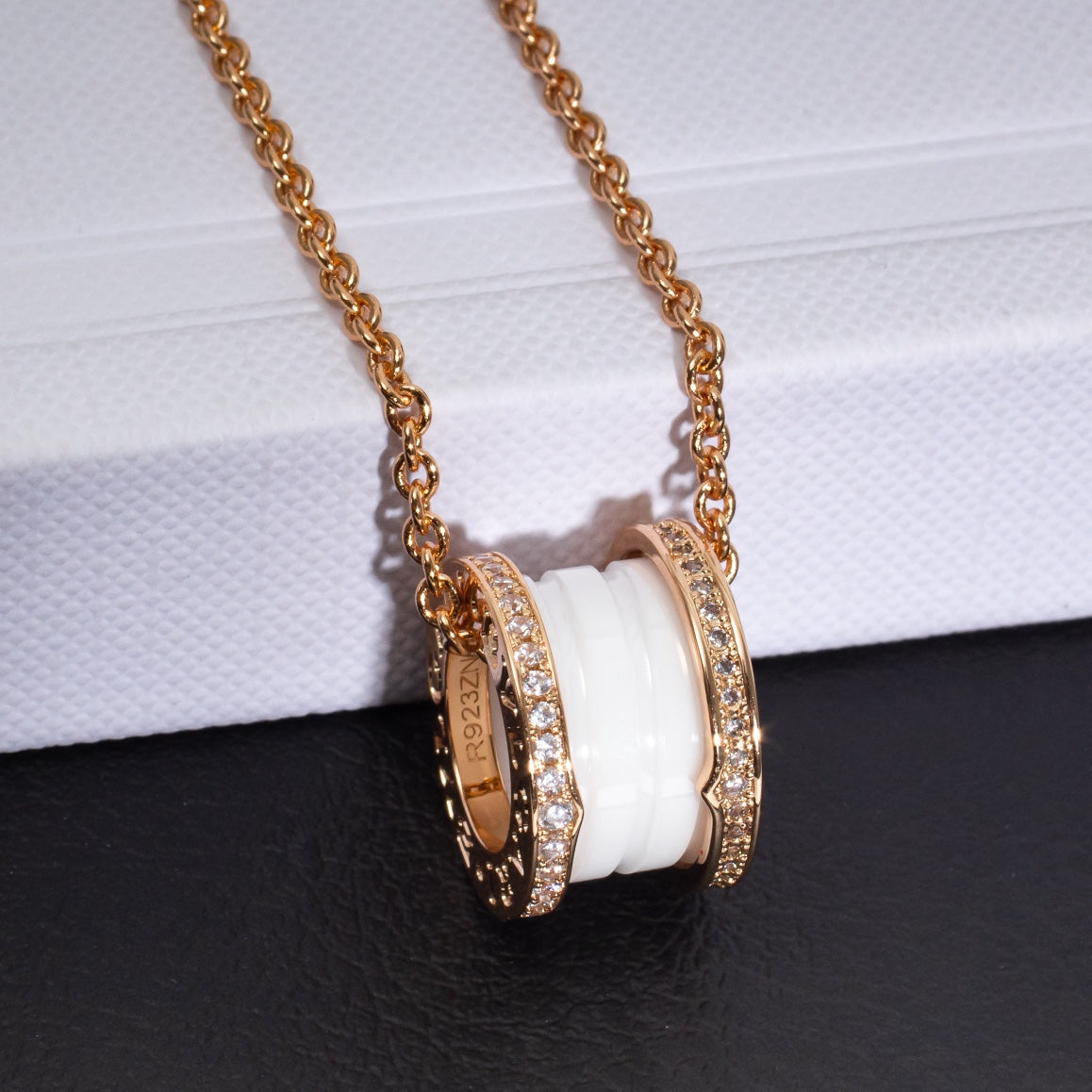 LUXEIFY ZERO 1 WHITE CERAMIC PINK GOLD DIAMOND NECKLACE