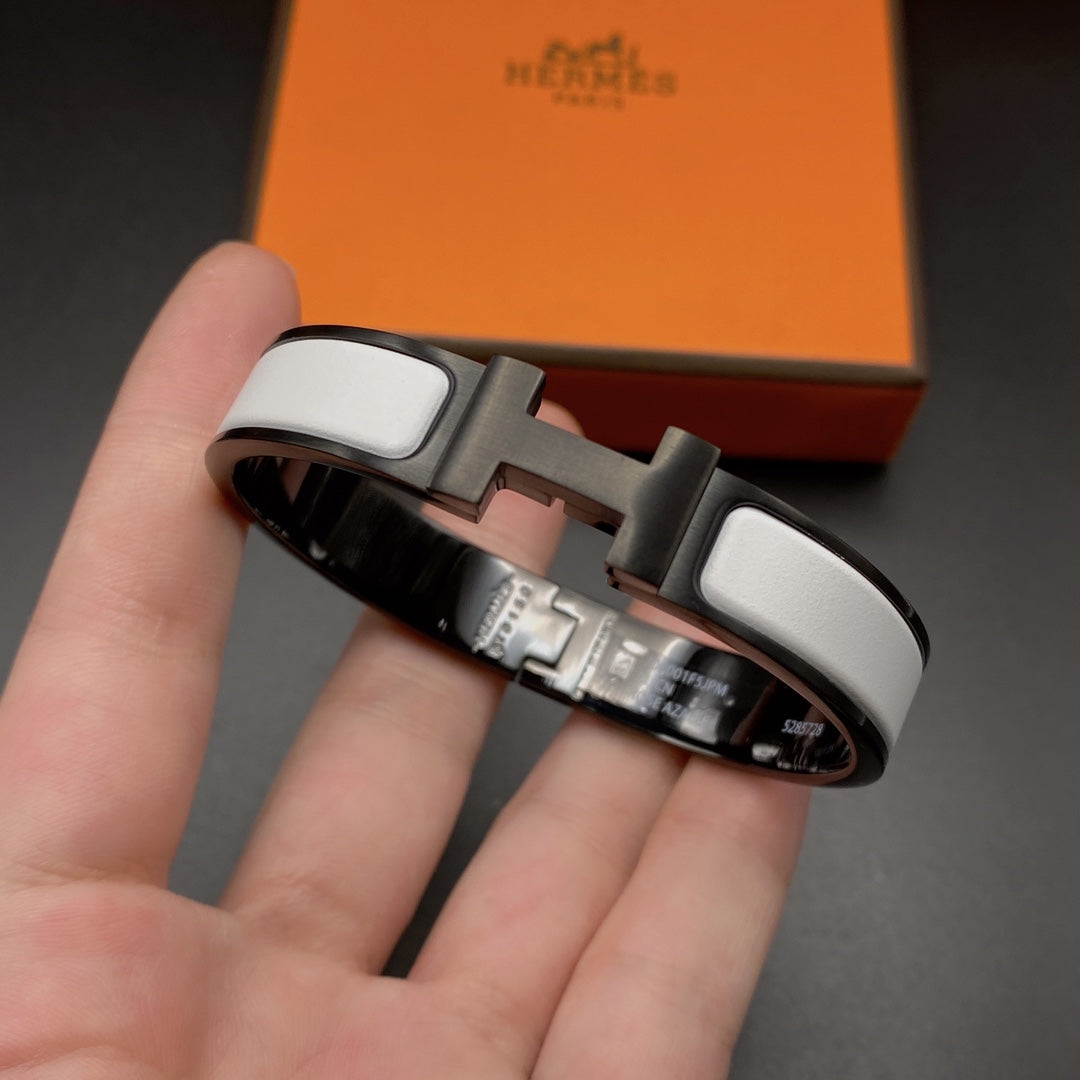 LUXEIFY H BRACELET 12MM BLACK WHITE CERAMIC