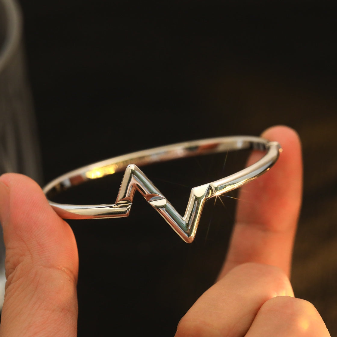 LUXEIFY VOLTE UPSITE DOWN BRACELET