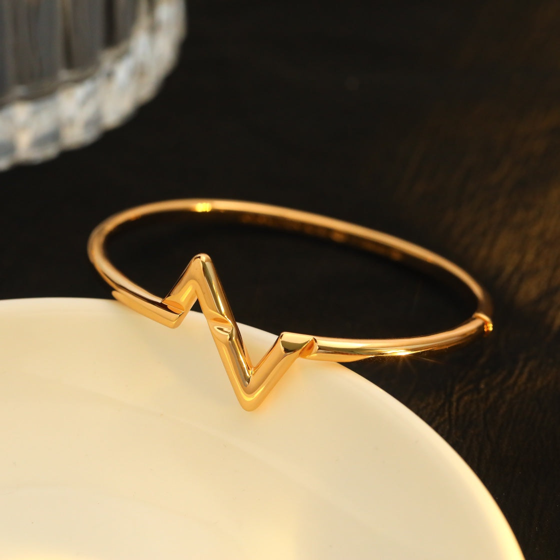 LUXEIFY VOLTE UPSITE DOWN BRACELET