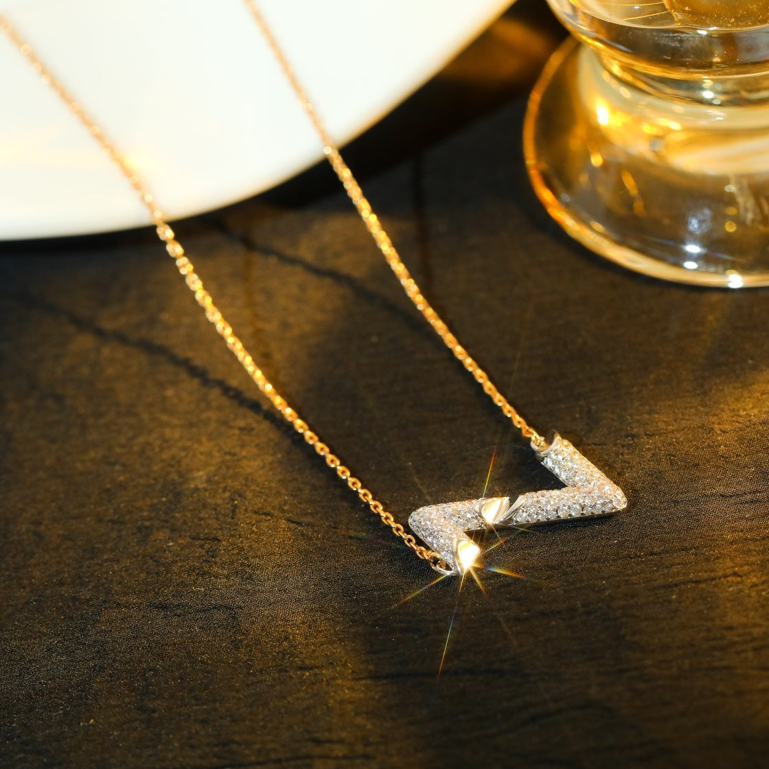 LUXEIFY VOLT SILVER DIAMOND PEDANT NECKLACE