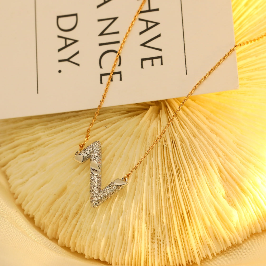 LUXEIFY VOLT SILVER DIAMOND PEDANT NECKLACE