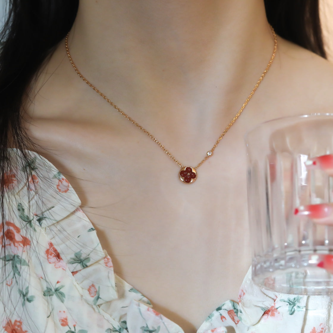 LUXEIFY SUN PEDANT PINK GOLD 1 DIAMOND NECKLACE
