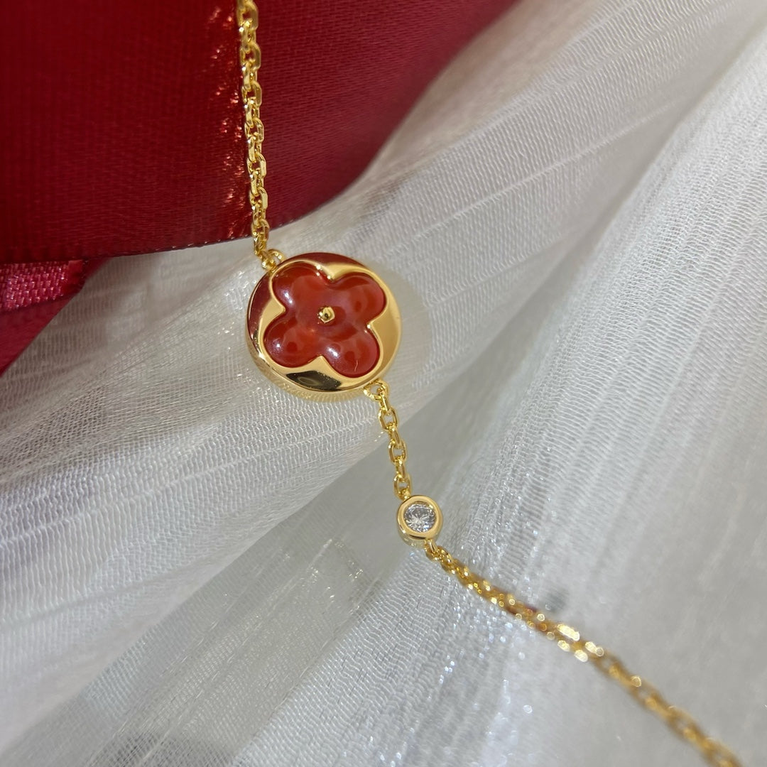 LUXEIFY SUN PEDANT CARNELIAN BRACELET