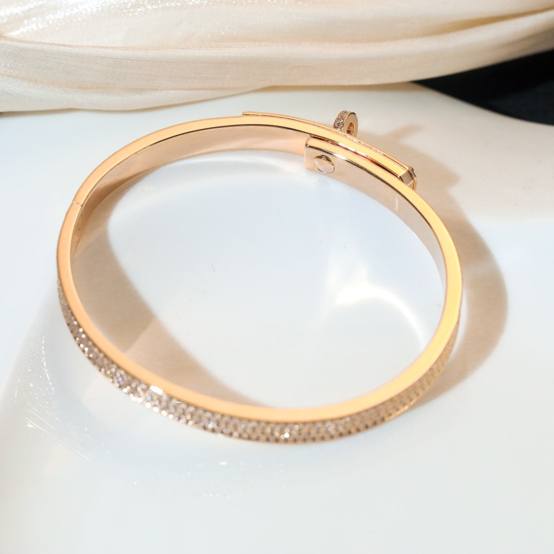LUXEIFY KELLY BRACELET DIAMOND PAVED