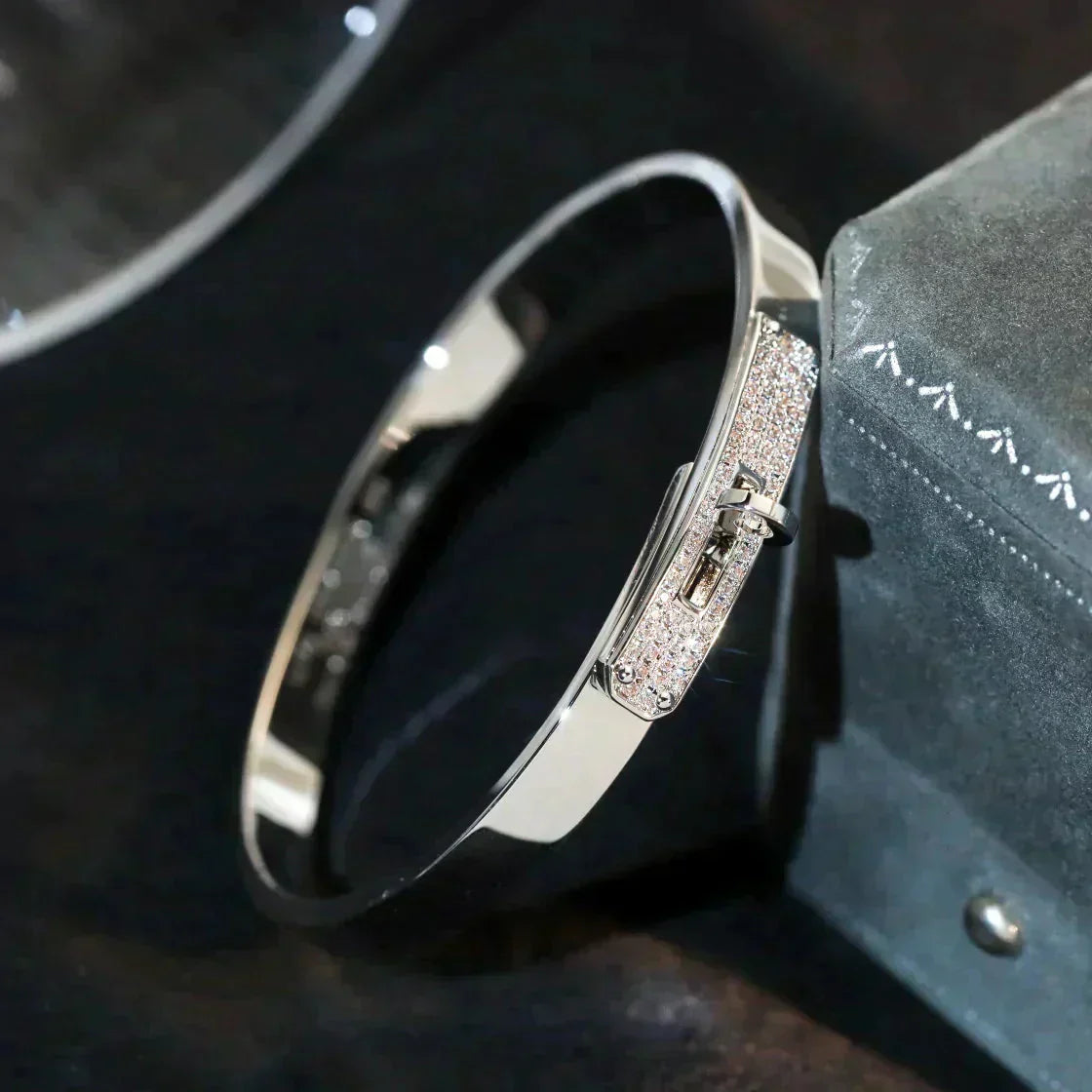 LUXEIFY KELLY SILVER DIAMOND BRACELET