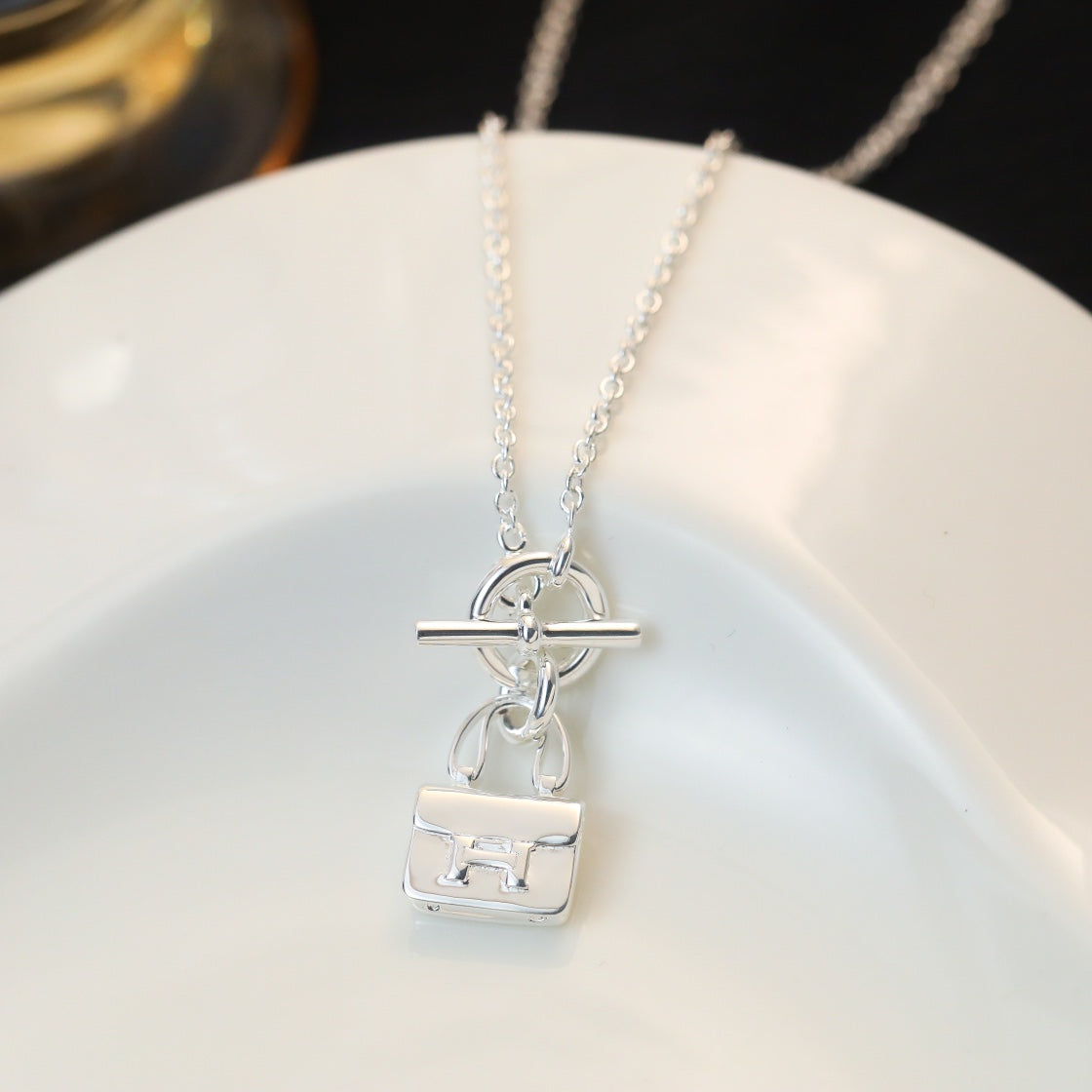 LUXEIFY POP H PEDANT SILVER NECKLACE
