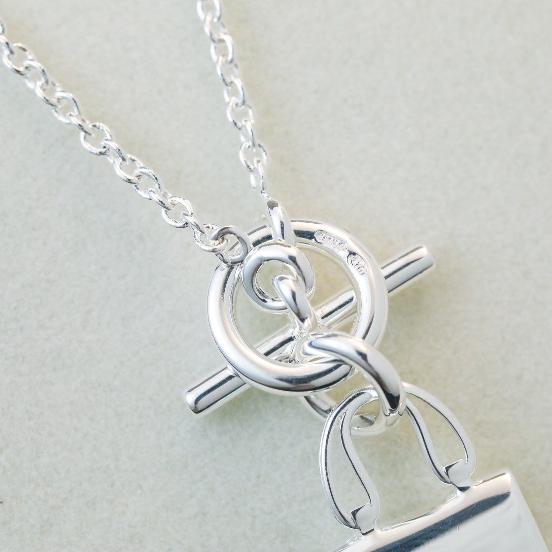 LUXEIFY POP H PEDANT SILVER NECKLACE