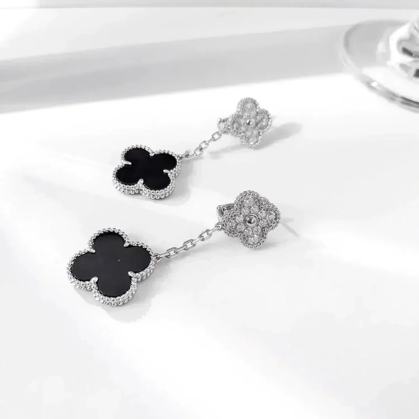 CLOVER 2 MOTIFS DIAMOND ONYX EARRINGS SILVER
