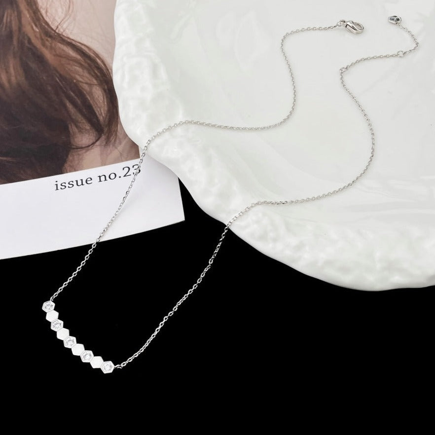 LUXEIFY BEE MY LOVE DIAMOND NECKLACE