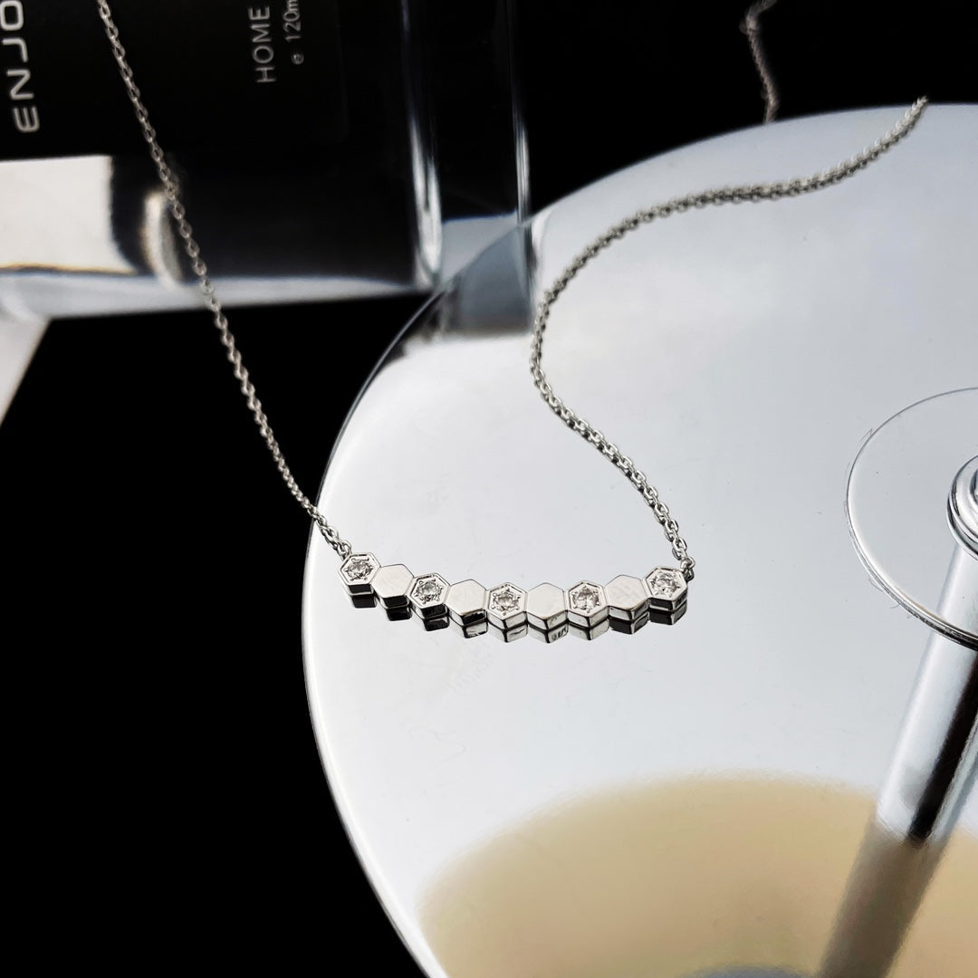 LUXEIFY BEE MY LOVE DIAMOND NECKLACE