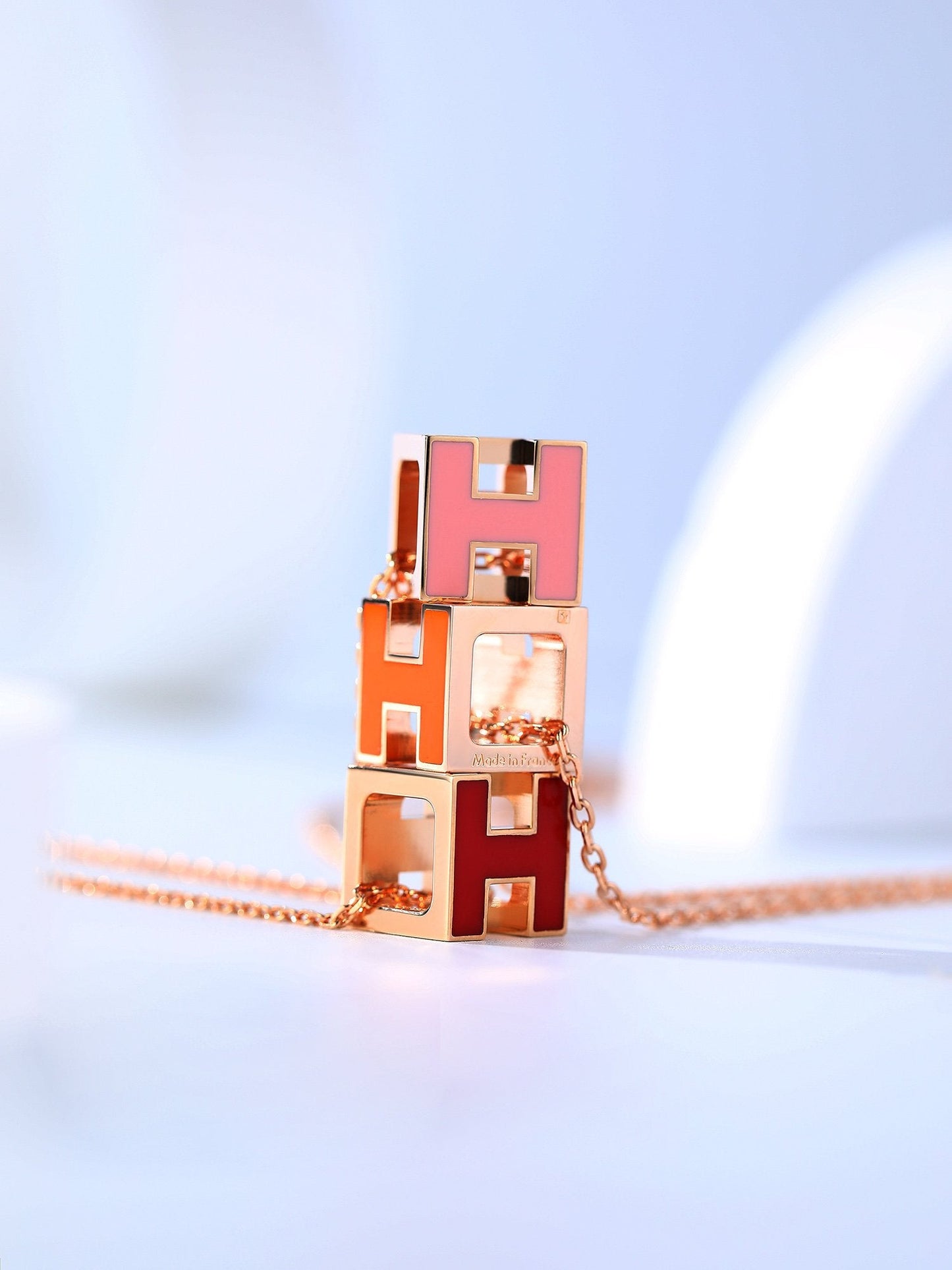 LUXEIFY H CAGE PINK GOLD NECKLACE
