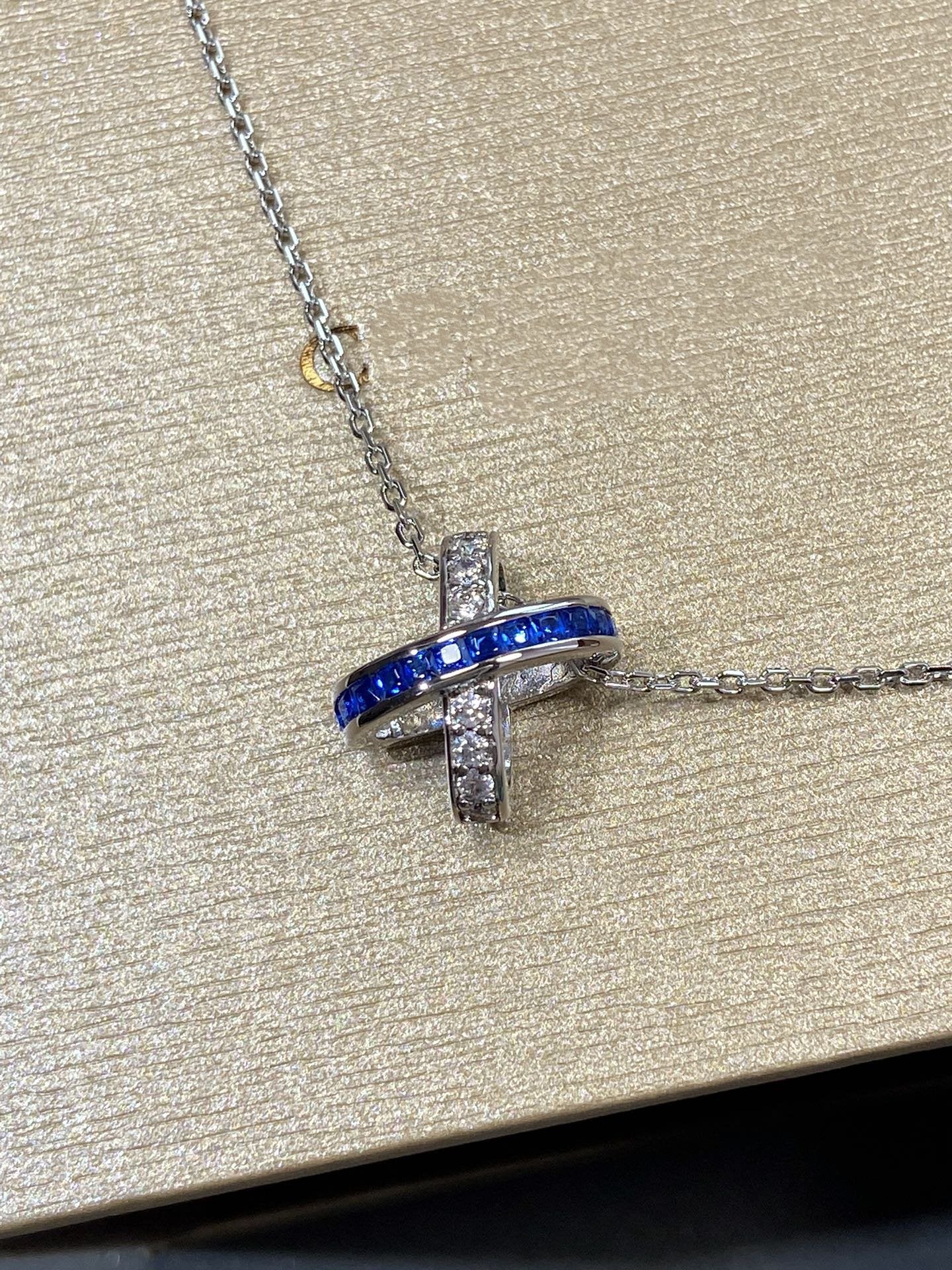 LUXEIFY LIENS DIAMOND SILVER NECKLACE