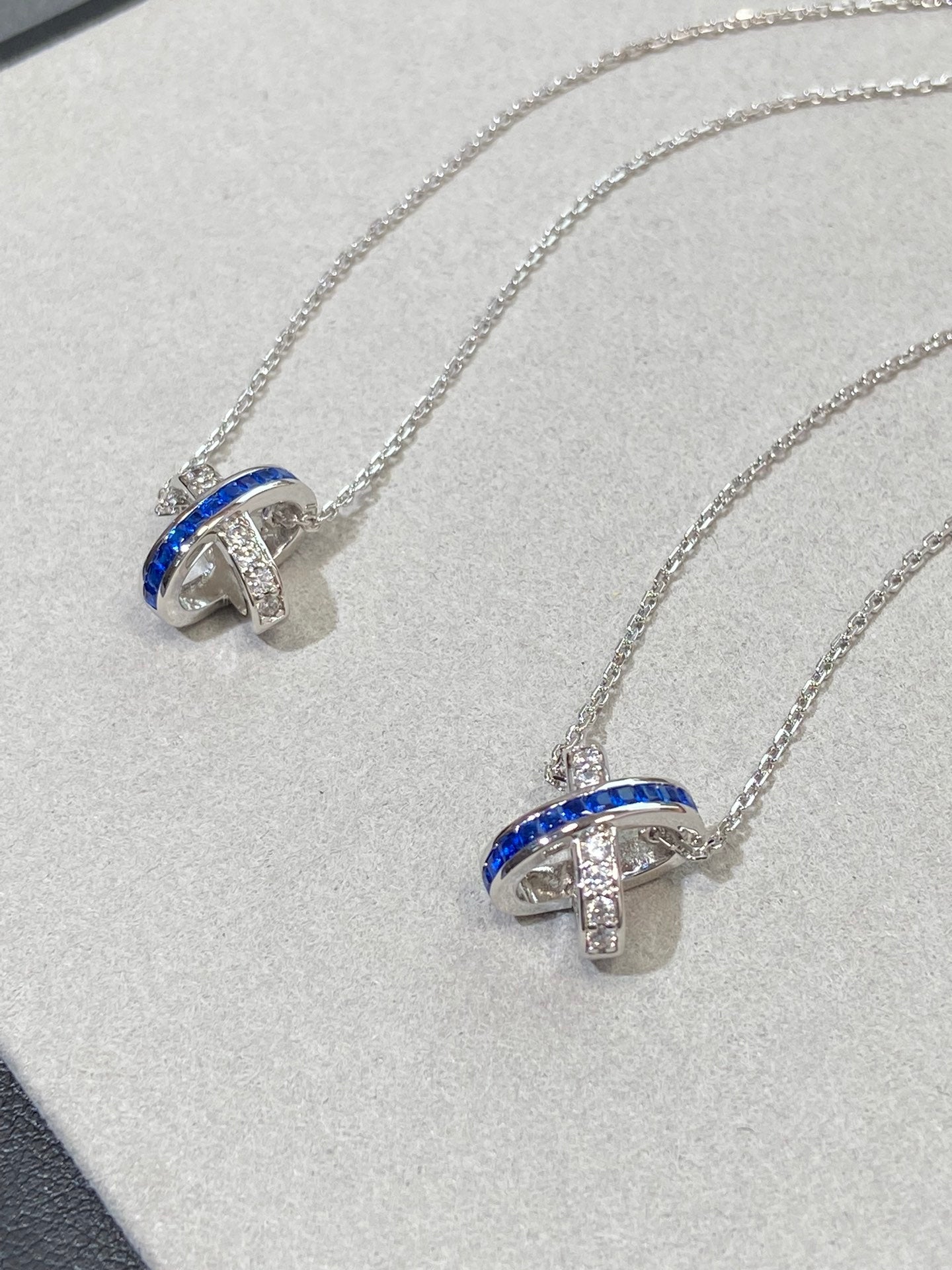 LUXEIFY LIENS DIAMOND SILVER NECKLACE