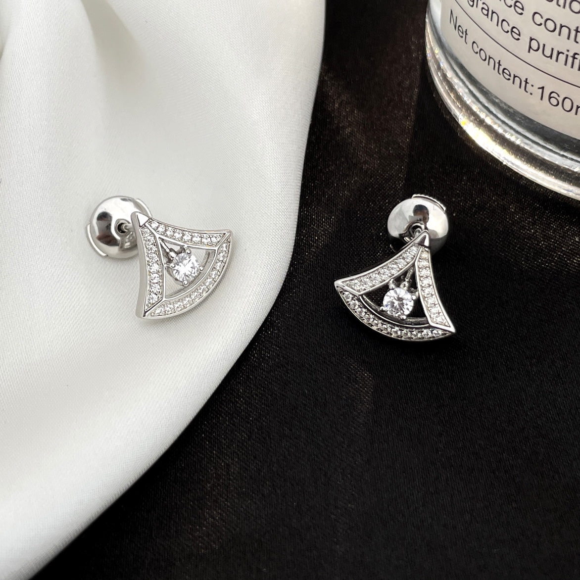 LUXEIFY DREAM MINI DIAMOND STUD EARRINGS